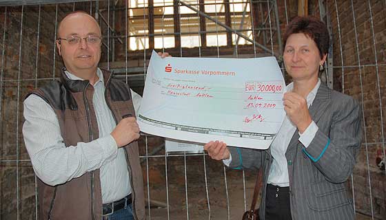 Spendenübergabe durch Förderkreis Nikolaikirche an Hansesadt Anklam