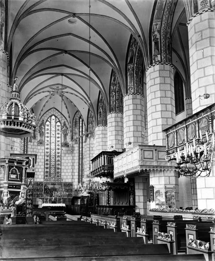 Nikolaikirche Anklam, Innenraum mit Chor und Gestühlen (nach 1909)