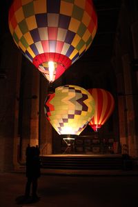 Nächtliches Modellballooning in der Nikolaikirche