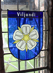 Nikolaikirche Anklam, Hanse-Wappenfenster von Viljandi, Estland (*2016)